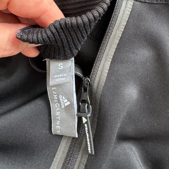 Adidas by Stella McCartney Run Outdoor Midlayer Top in Black/Grey, size Small - Picture 4 of 10